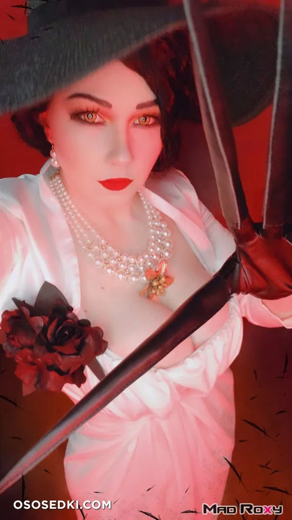 Mad Roxy - Lady Dimitrescu - 4