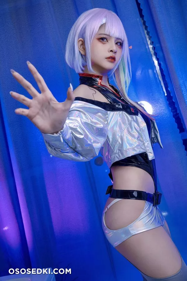 Azami - Lucy - 1
