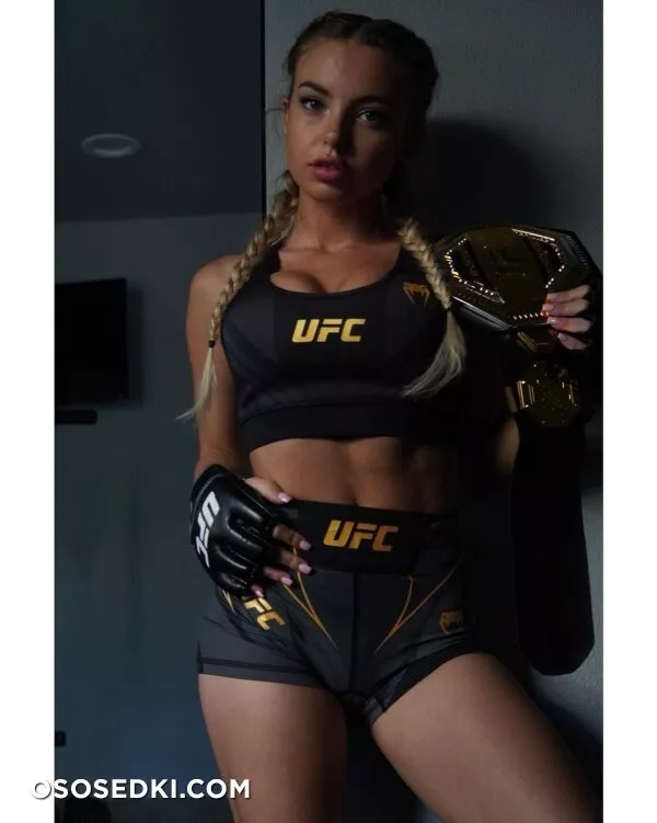 Emma Kotos - 1