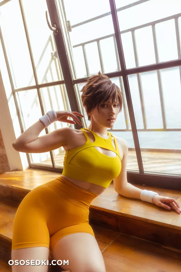 Narga Aoki - Workout with Tracer - 3