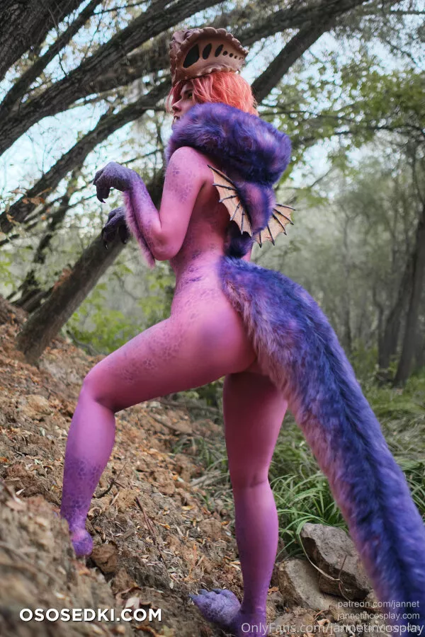 Jannet In cosplay - Anjanath - 1
