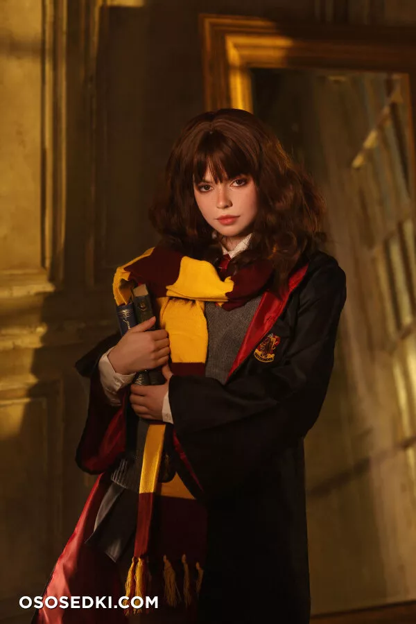 Ashen Reina - Hermione Granger - Harry Potter - 2