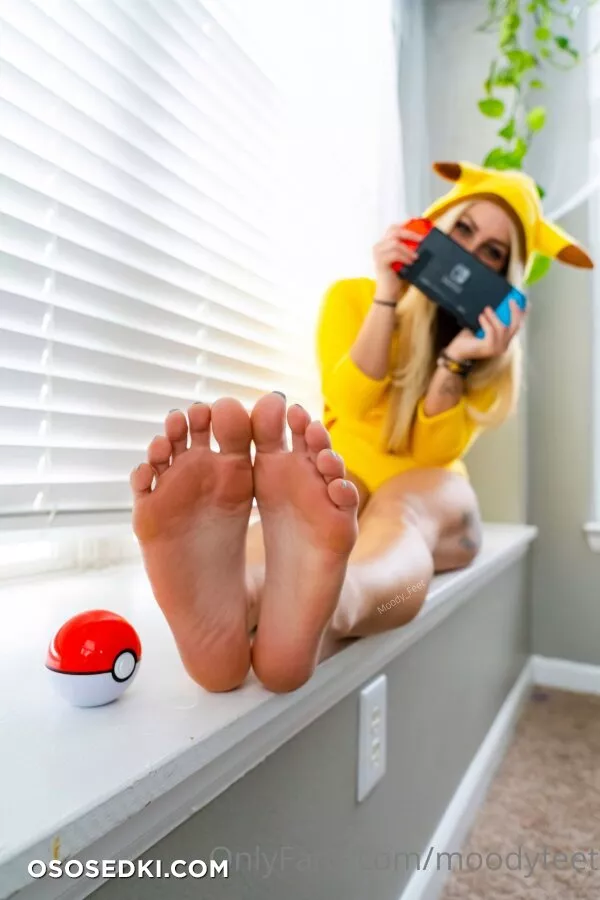 Moody Feet - Pikachu - Pokemon | Pocket Monsters - 2