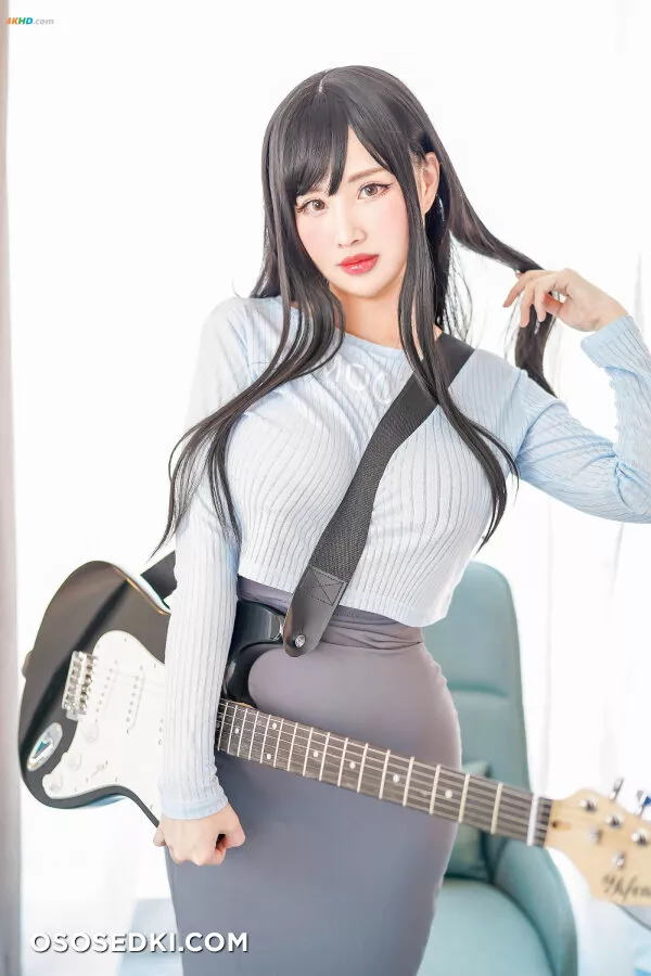 Kaya Huang – Guitar MeiMei - 1