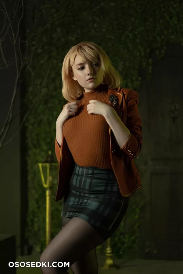 Carry Key - Ashley (Resident Evil) - 4