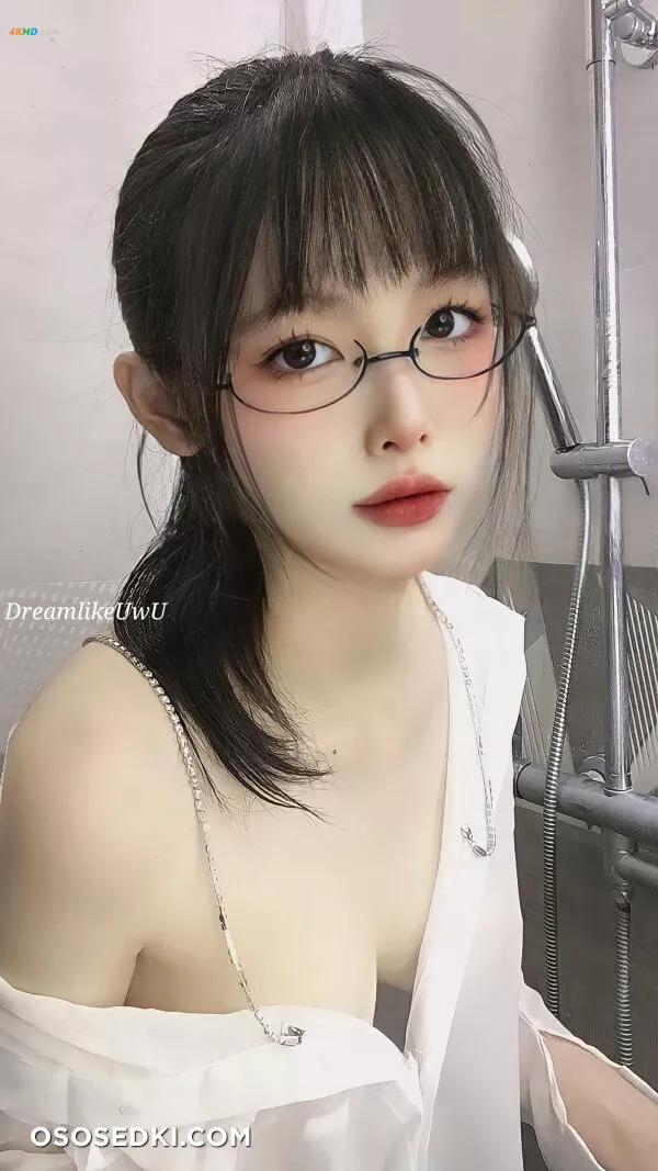 DreamlikeUwU - Shower - 1