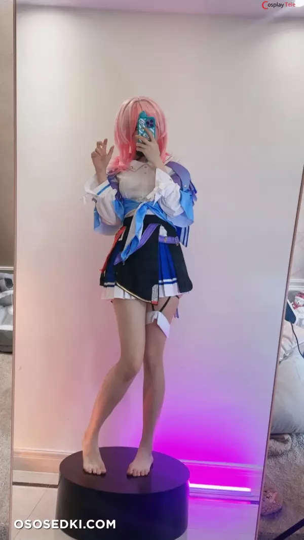 屑雪雪鸭 (Xie Xue Xue Ya) cosplay March 7th - Honkai:Star Rail - 5