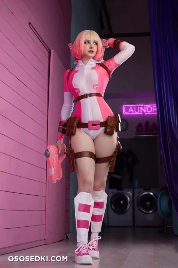 Ulichan - Gwenpool - Deadpool - 1