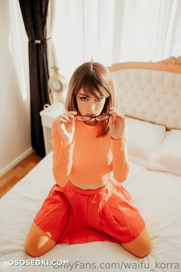 Waifu Korra - Velma Dinkley - Scooby-doo - 1