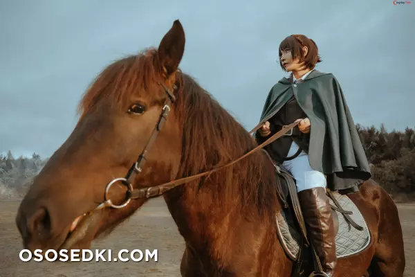 Umeko J cosplay Hange Zoe - Attack on Titan - 5