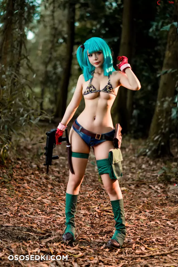 Umeko J cosplay Bulma - Dragon Ball - 1