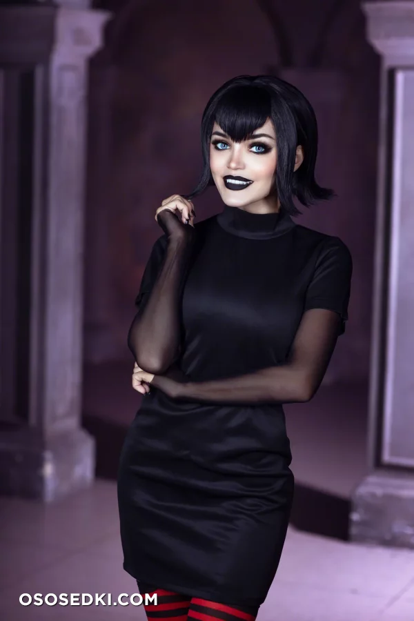 Kalinka Fox | Christina Fink - Mavis Dracula - Hotel Transylvania - 1