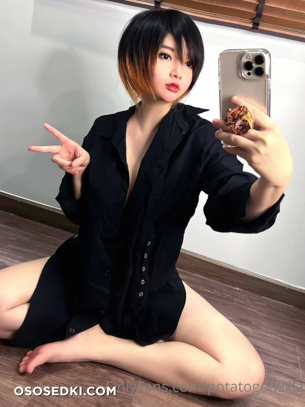 Potato Godzilla - Lingerie Selfie - 4