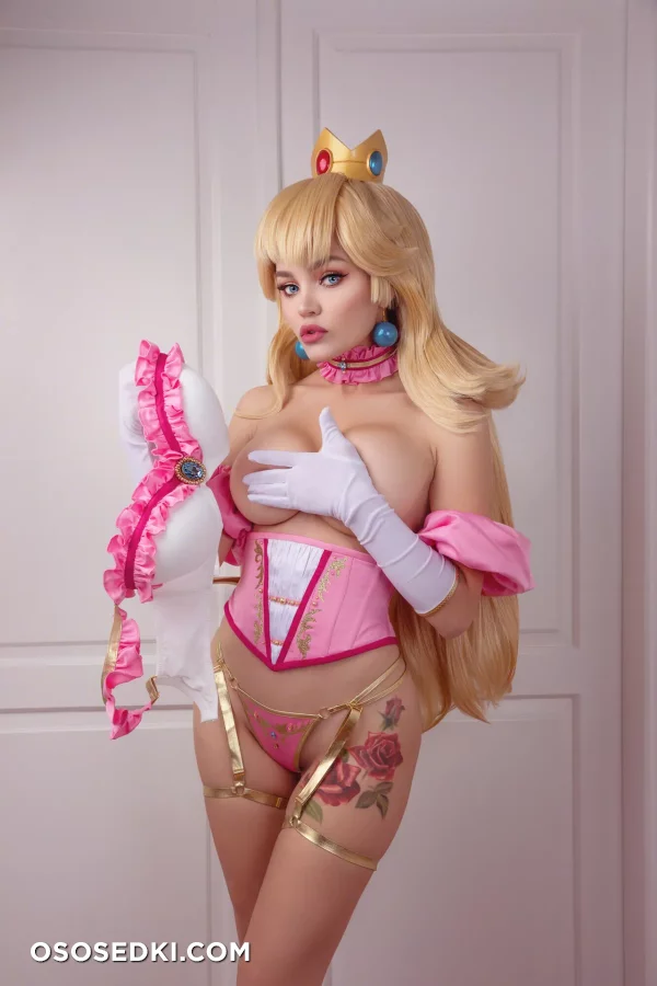 Kalinka Fox | Christina Fink - Princess Peach - Super Mario Brothers | Super Mario Bros. - 1