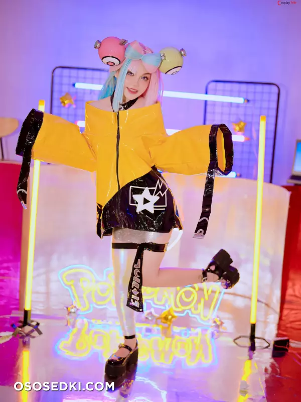 Joyce (Joyce Lin2x) cosplay Iono - Pokemon - 1