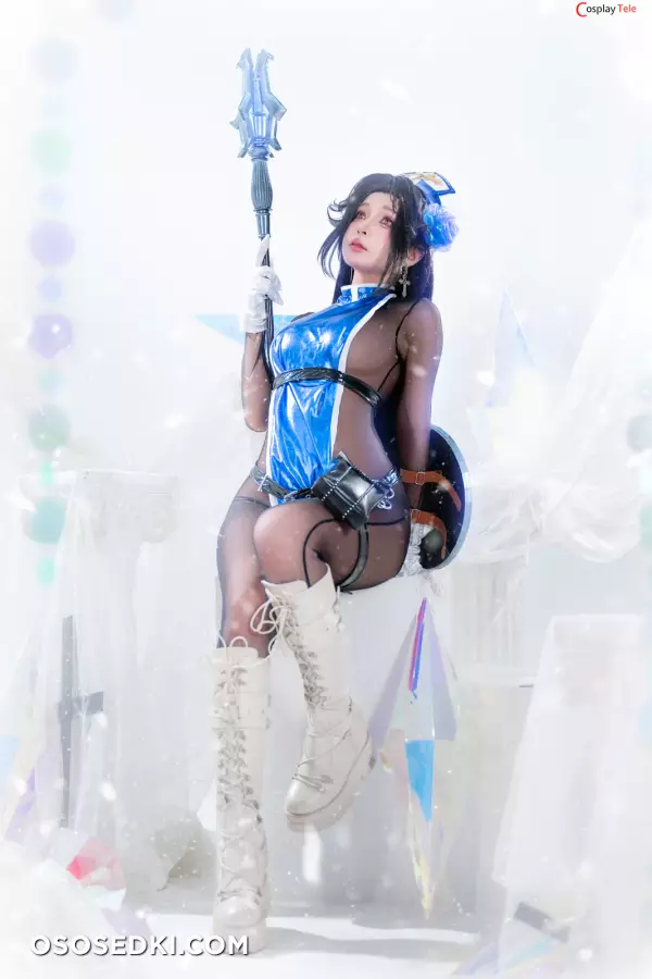 Umeko J cosplay Maiden Ice Rose - NIKKE - 3