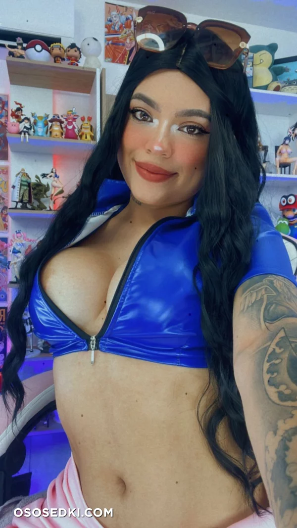 GundamChick - Nico Robin - One Piece - 4
