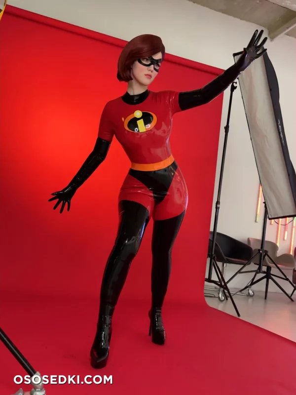 Lada Lyumos - Helen Parr | Elastigirl - The Incredibles - 1
