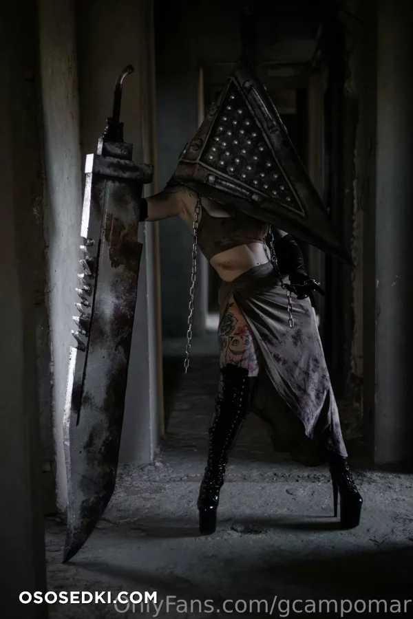 Giovanna Campomar - Pyramid Head - Silent Hill - 1