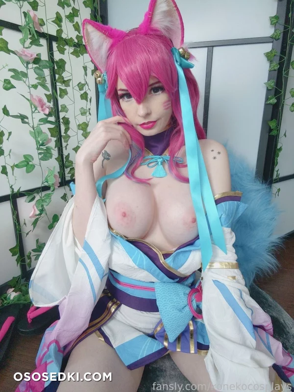 Koneko Cosplays - Ahri - League Of Legends - 1