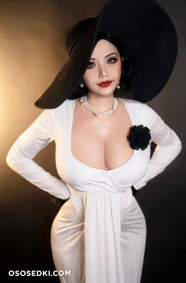 Hana Bunny - Lady Dimitrescu Resident Evil Village - 1
