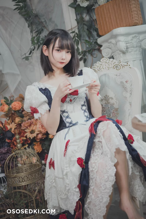 Azuki - patreon aug - 1