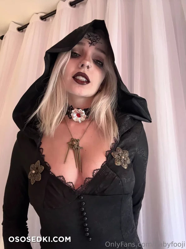 Peachtot  Babyfooji - Bela Dimitrescu - Resident Evil  Biohazard - 4