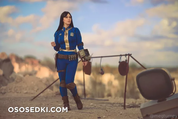 Meg Turney - Vault Girl - Fallout - 2