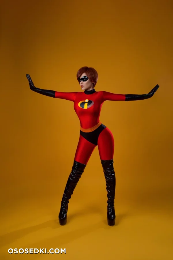Kalinka Fox  Christina Fink - Helen Parr  Elastigirl - The Incredibles - 3