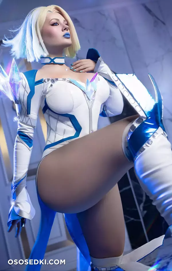 Liz Joestar - Emma Frost - 3