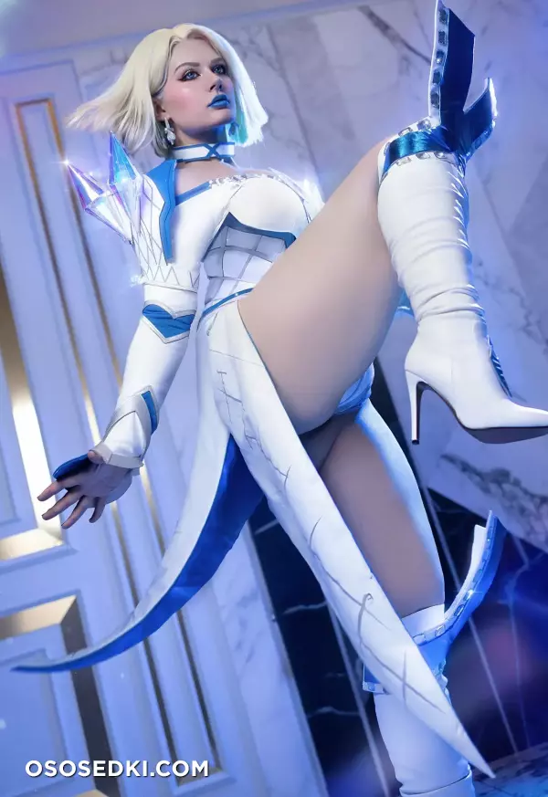 Liz Joestar - Emma Frost - 4