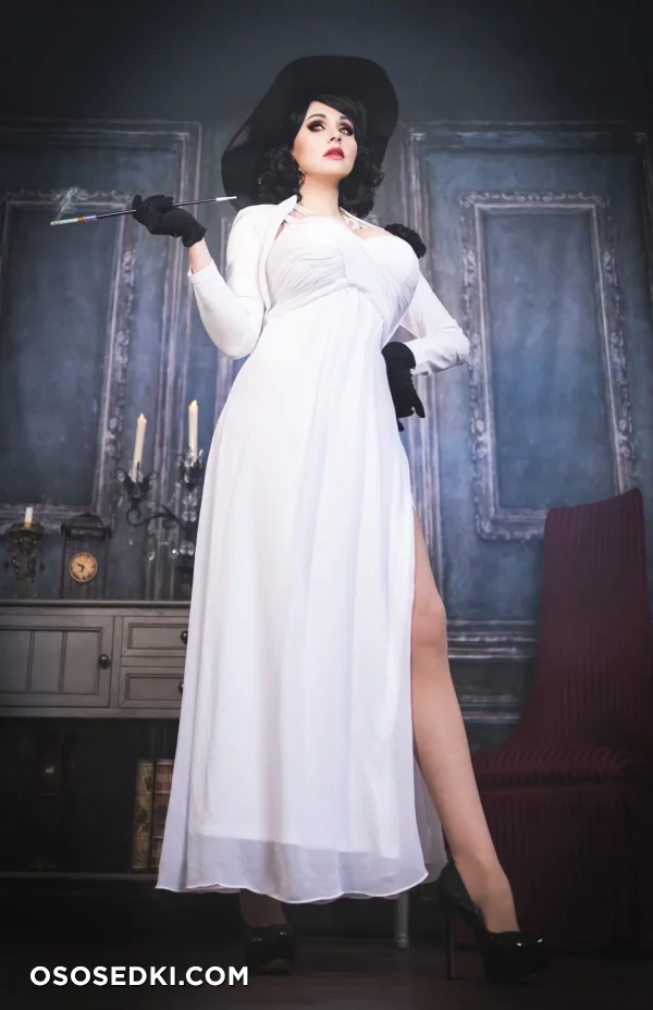 Angie Griffin - Alcina Dimitrescu - Resident Evil  Biohazard - 2