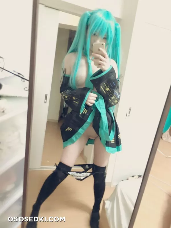 [Misa呆 呆] Miku ero cosplay - 1