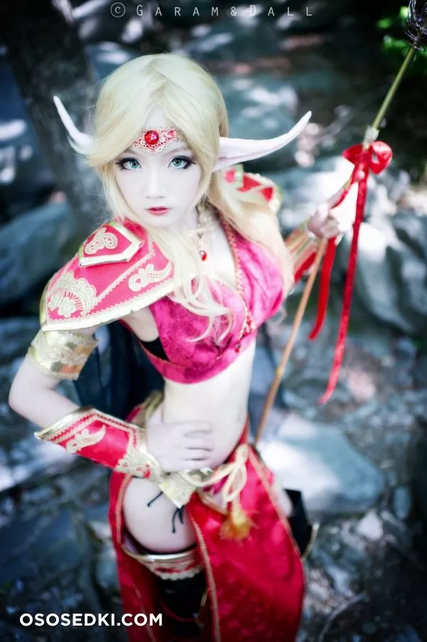 Blood Elf Priest (World of Warcraft) - 1