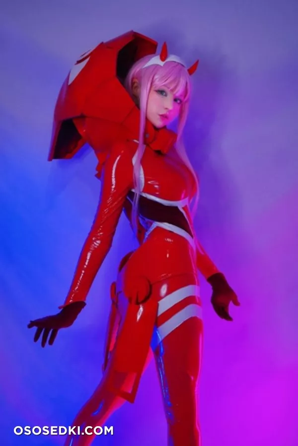 Zero Two cosplay full gear by Hidori Rose - 1