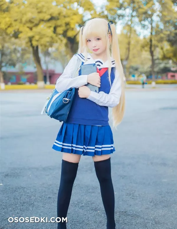 十萬珍吱伏特英梨梨校服 - 2