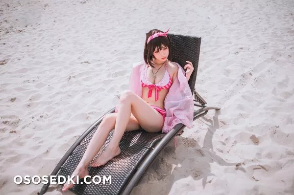 周叽是可爱兔兔 Kato Megumi Bikini - 4