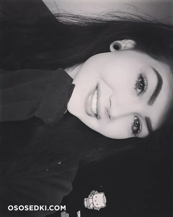 Alexa Webb - 1