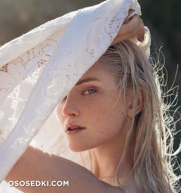 Alexa Reynen - 5