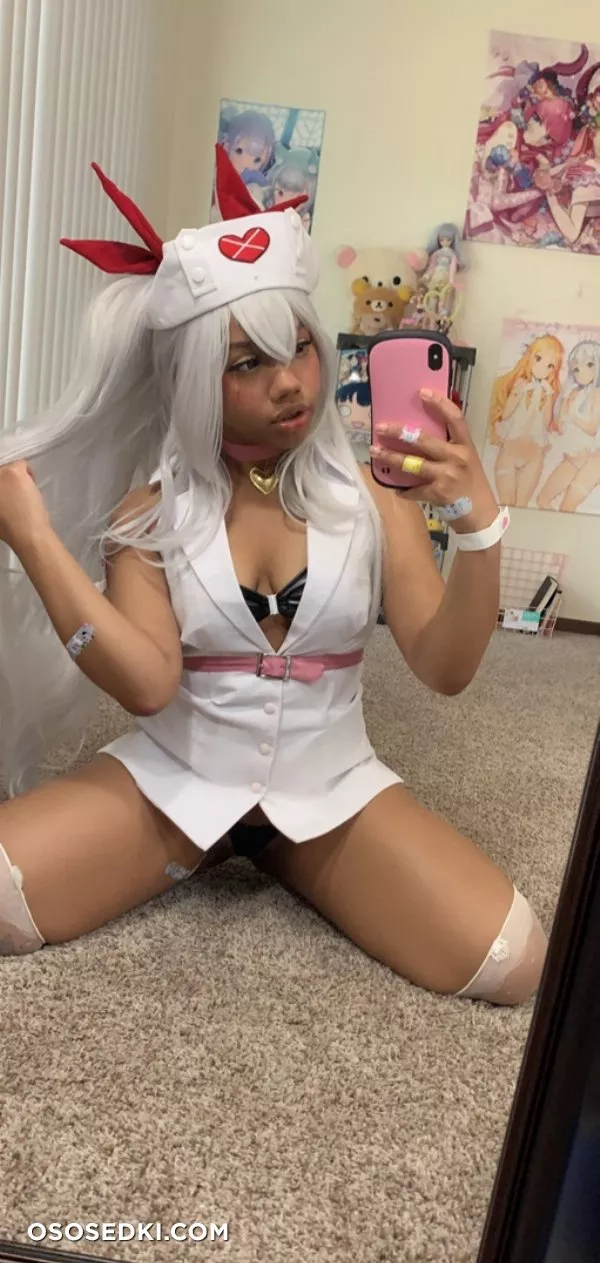 Naughty Nurse Vampire (Akane Araragi) - 2