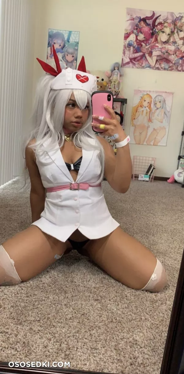 Naughty Nurse Vampire (Akane Araragi) - 3