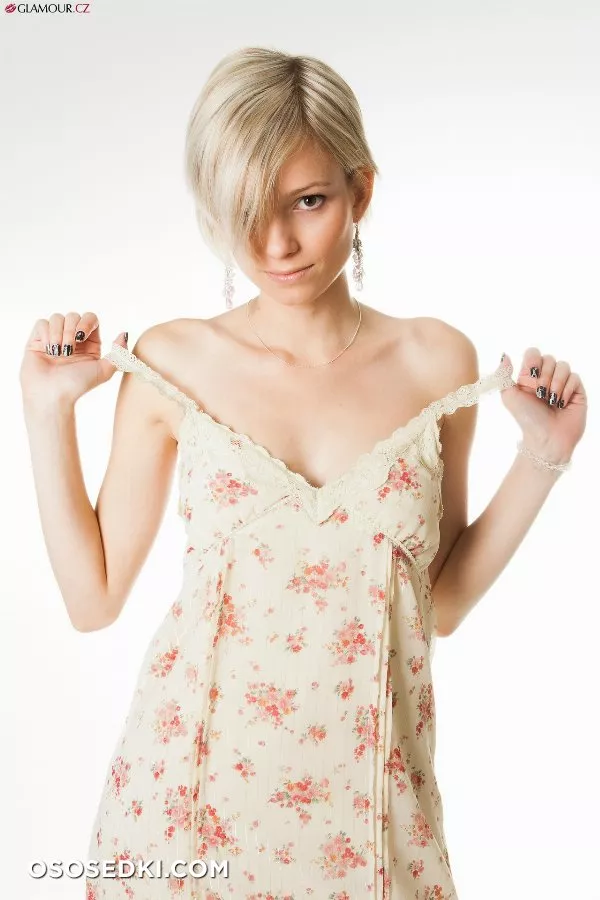 Nina - Subtle Topless - 4