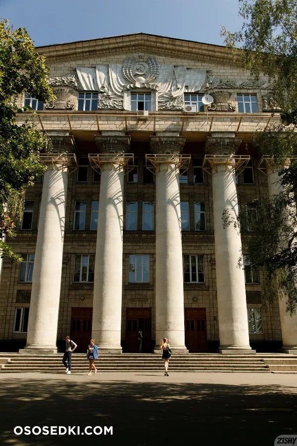 Yana West Nice Columns 1 - 1