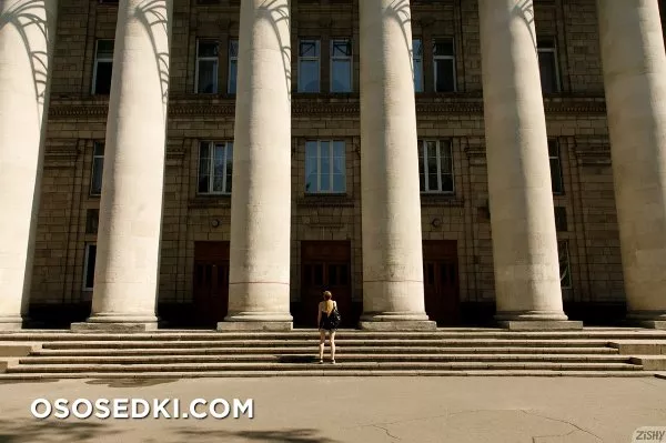 Yana West Nice Columns 1 - 2