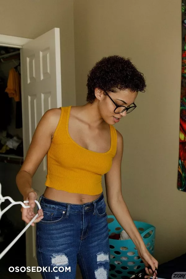 Rebel Tee Feels Relentless - 1