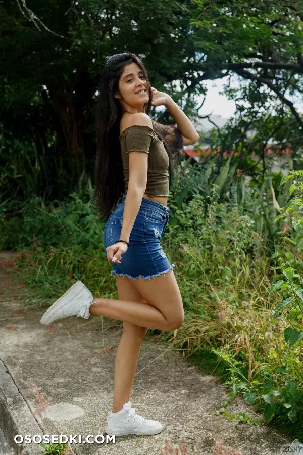 Katie Arias From Vanezeula - 2