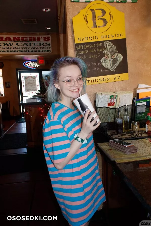 Vonnie Bean No Pants Pizza - 4