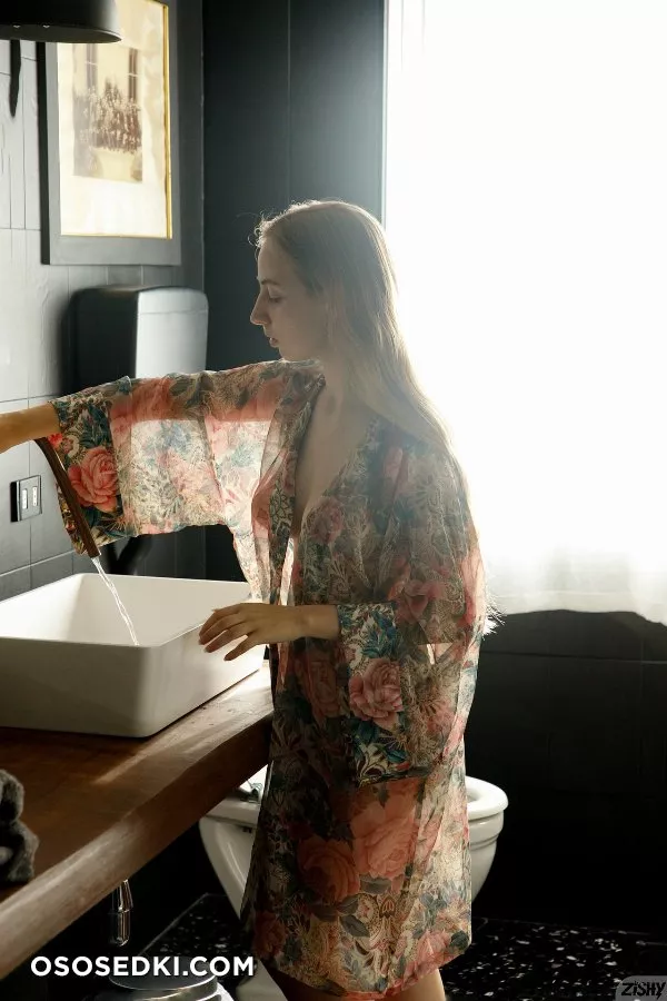 Claudia Veneza Morning Routine One - 3