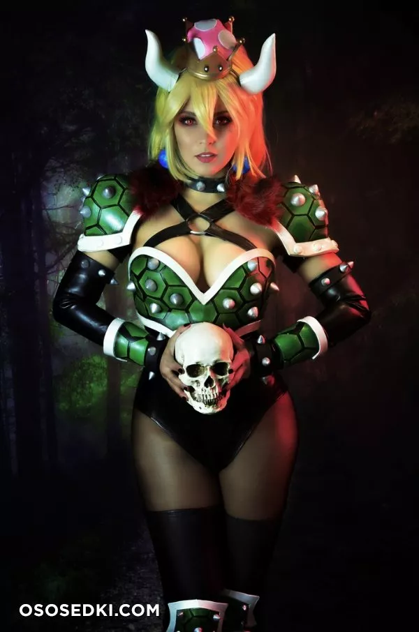 Shermie Cosplay - 2