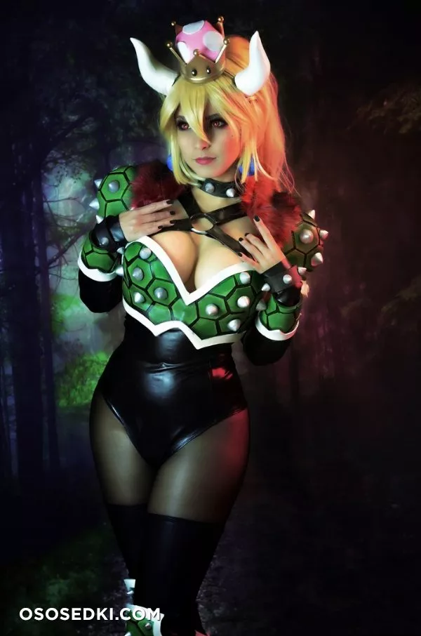 Shermie Cosplay - 5